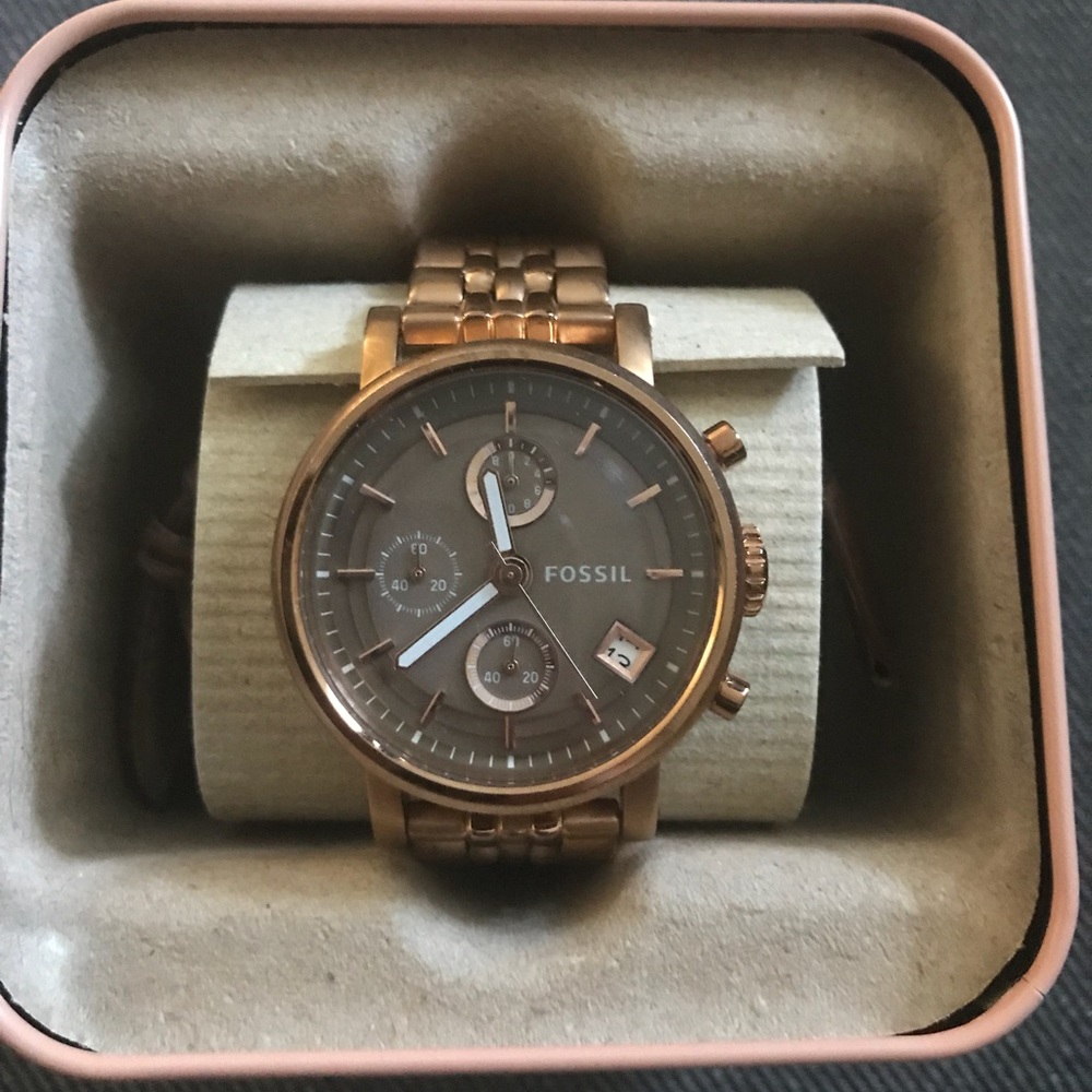 Rose gold 38mm Fossil watch